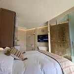 Langosta Petite Premium * 德尼亚