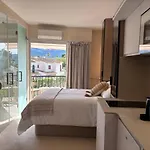 Langosta Petite Premium * 德尼亚